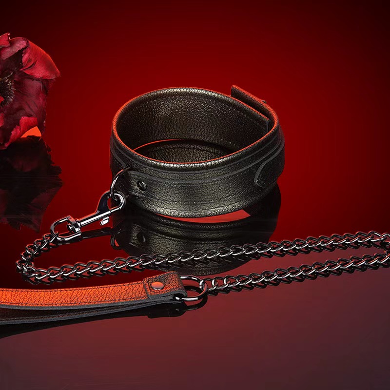 SM LEATHER CHOKER